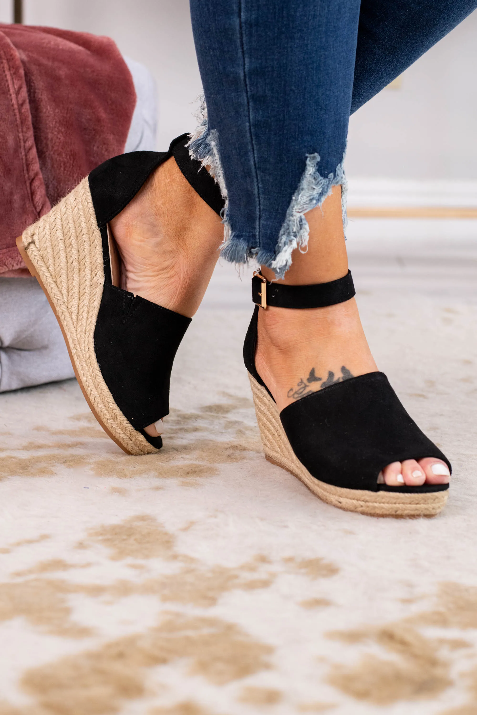 Chase The Moon Wedges, Black