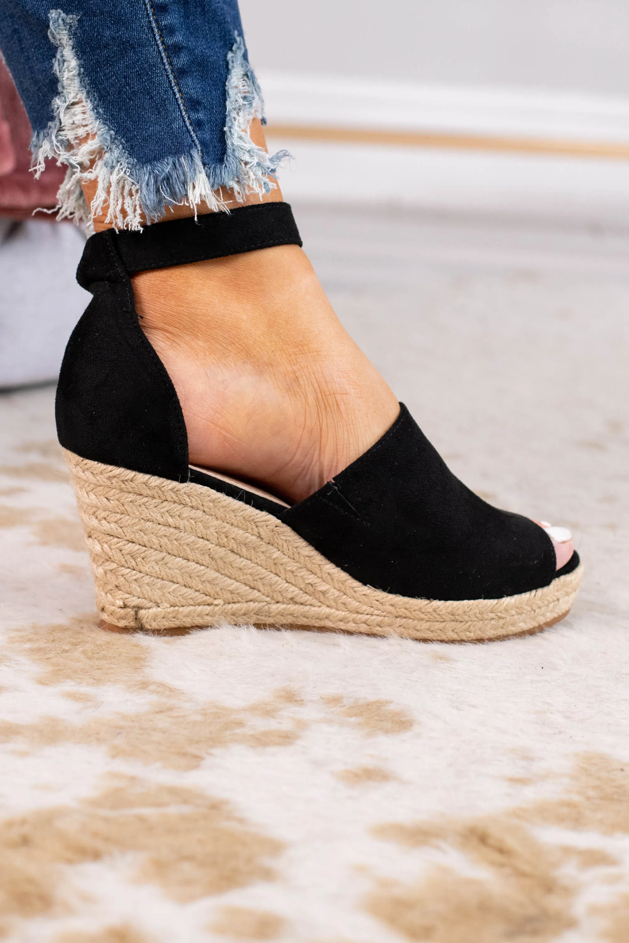 Chase The Moon Wedges, Black