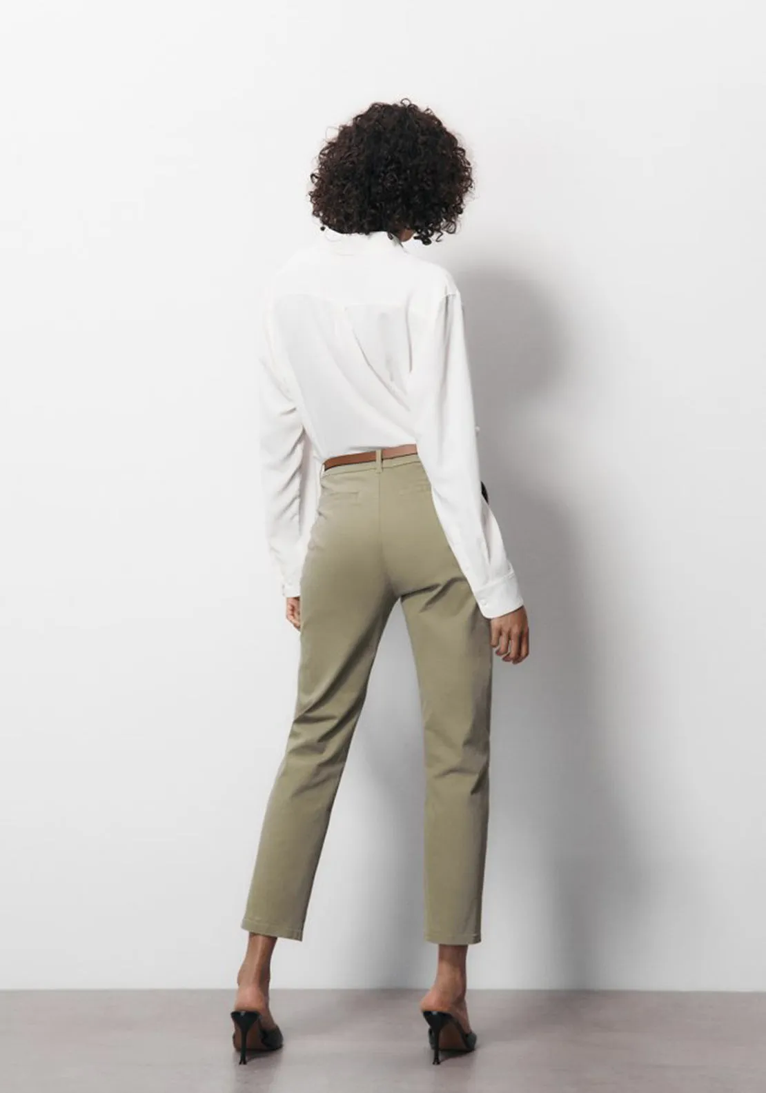 Chino Trousers With Belt - Khaki