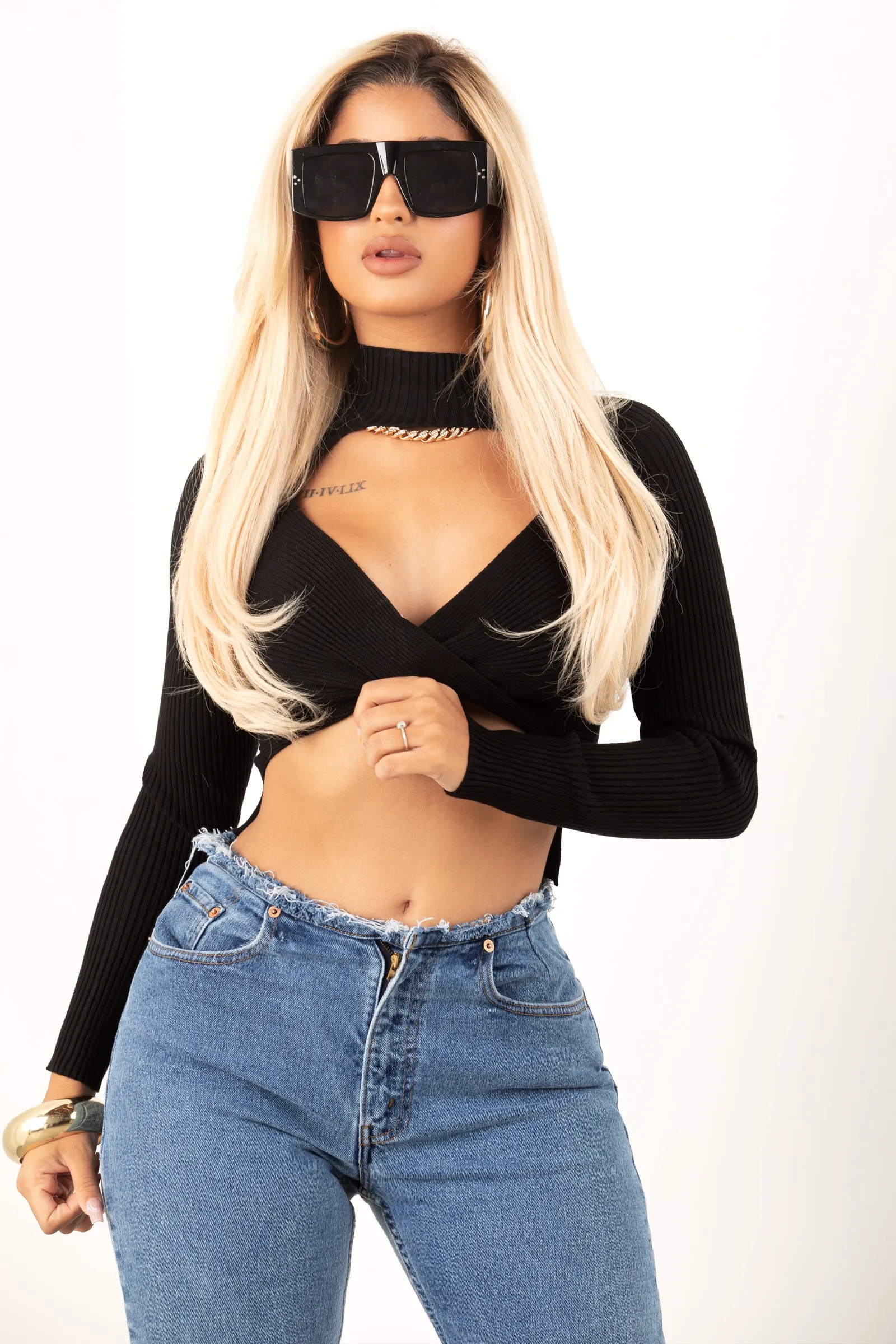 Cropped Cut Out Turtleneck Black