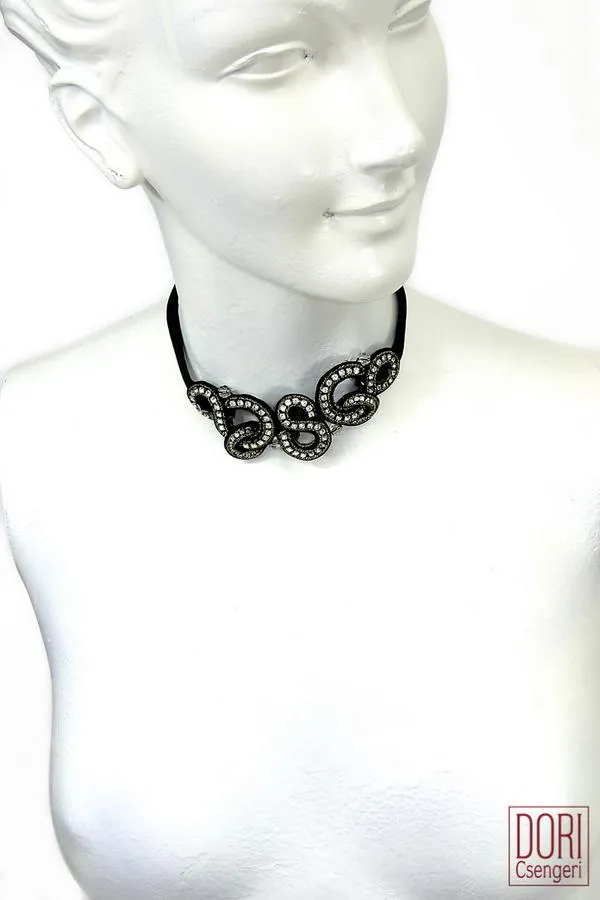 Nightlight Elegant Choker