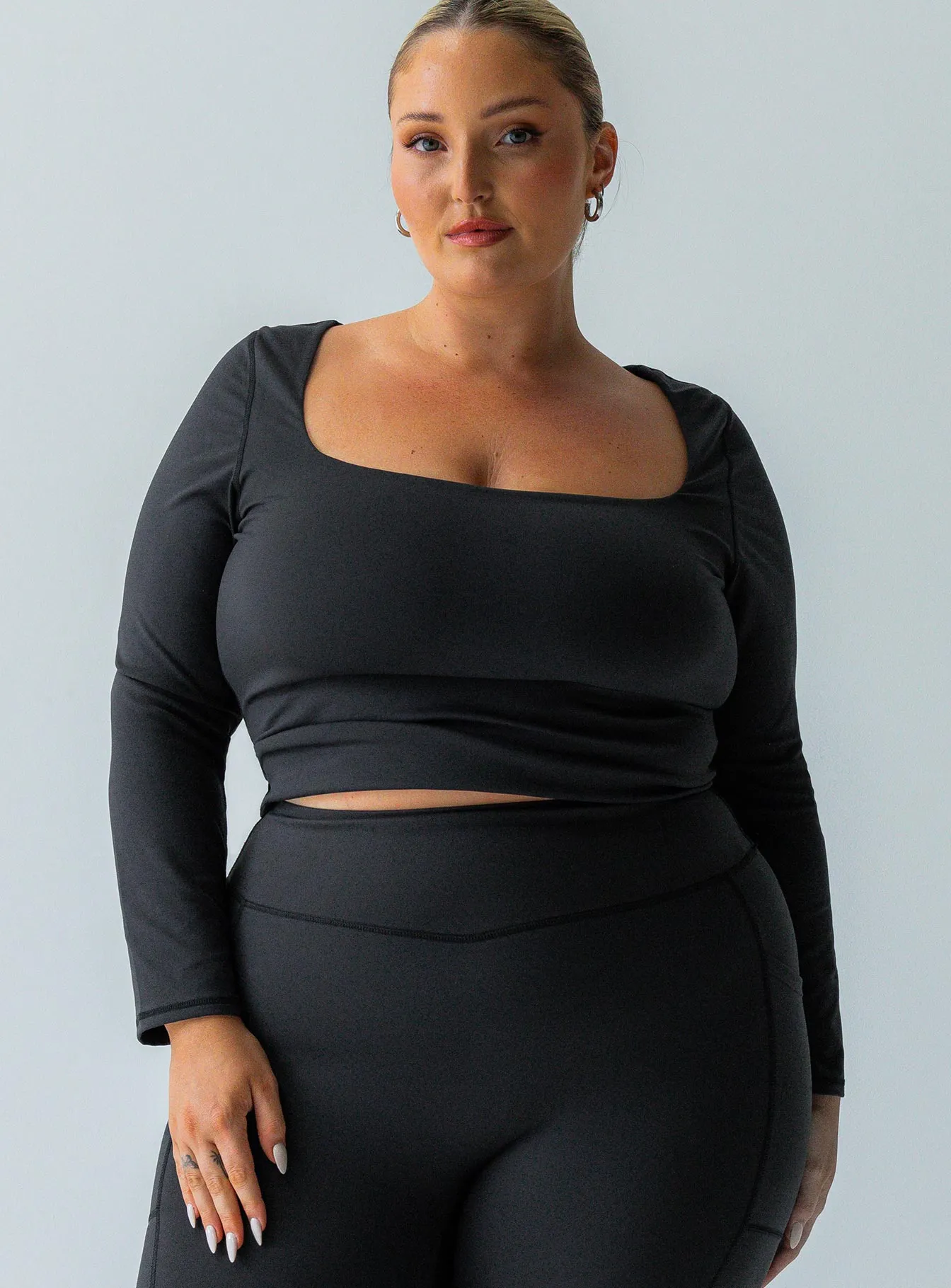 Thriving Activewear Top Black Curve