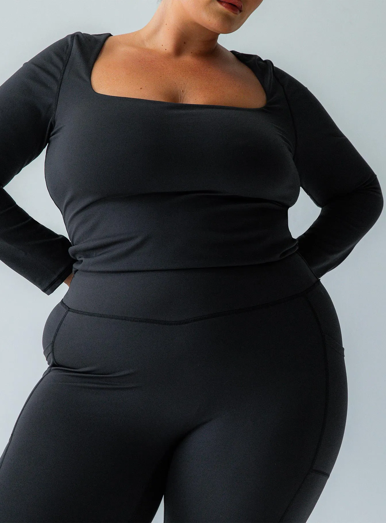 Thriving Activewear Top Black Curve